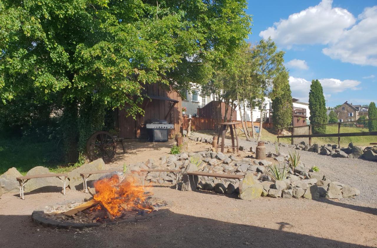 Traumwohnung auf idyllischem Reiterhof nähe Burg Eltz Münstermaifeld Exterior foto